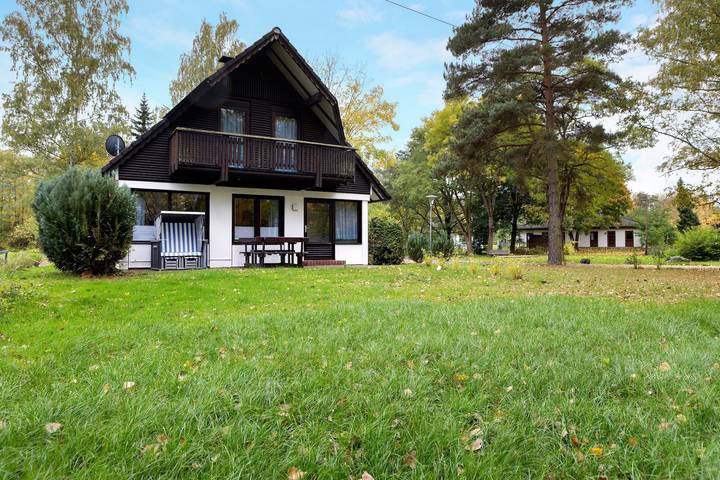Ferienhaus für 6 Personen, mit Balkon und Garten