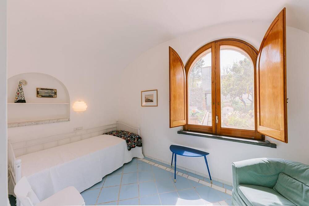 Ganze Wohnung, Located at Ravello's center, at 1' walk from the bus station & shopping area. in Ravello, Amalfiküste