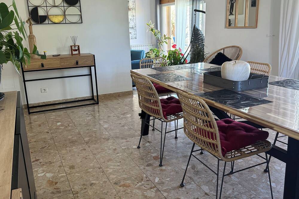 Large 240 m2 house with 15/7 m swimming pool in Saint-Privat-des-Vieux, Cévennes