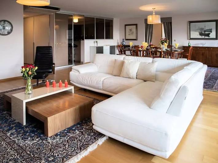 Vakantiewoning voor 7 personen, with zwembad and terras as well as sauna in Montreux