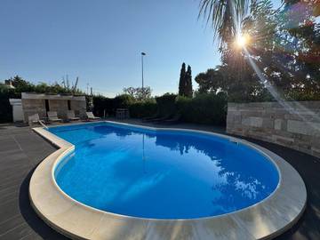 Gîte pour 4 personnes, avec piscine et jardin à Noicàttaro