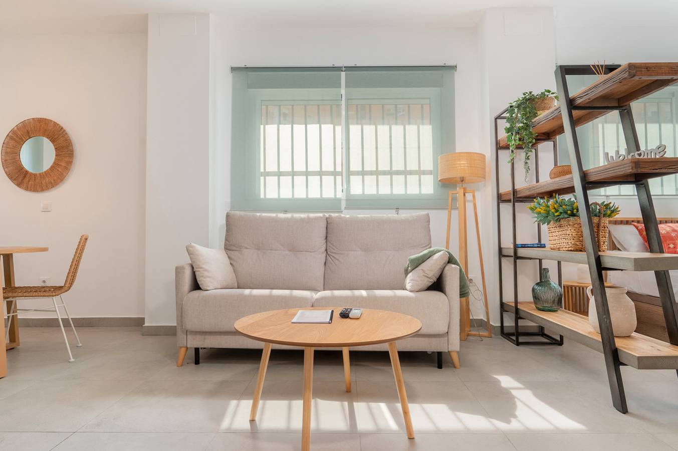 Apartamento entero, Apartamento 'Nuevo Estudio Junto A Sta Justa 1' con Wi-Fi y Aire Acondicionado in San Pablo-Santa Justa, Sevilla