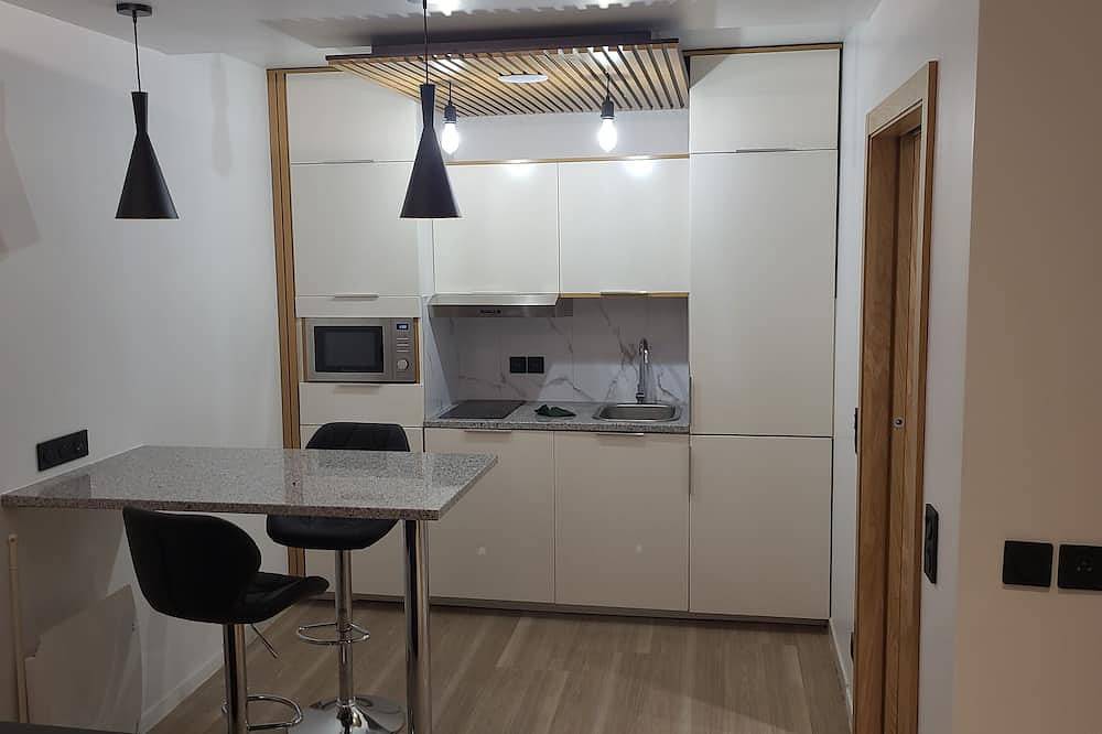 Apartamento entero, Modern studio with private Jacuzzi in Saint-Germain-lès-Corbeil, Essonne