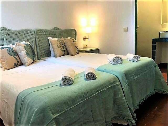 Chalet para 18 personas, con jardín además de piscina y vistas en La Sagra