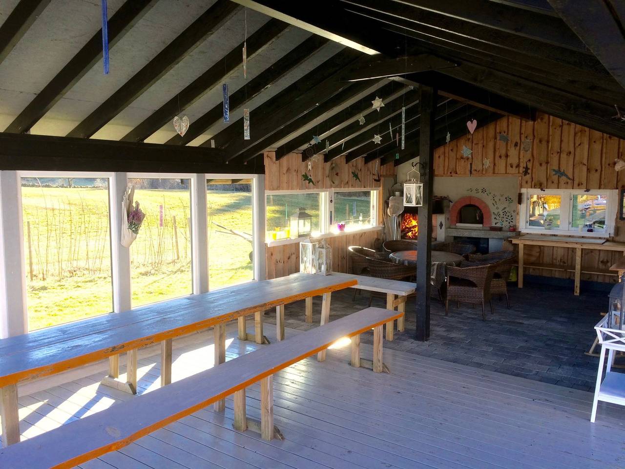 Mit Blick auf das Wasser in Mandal 