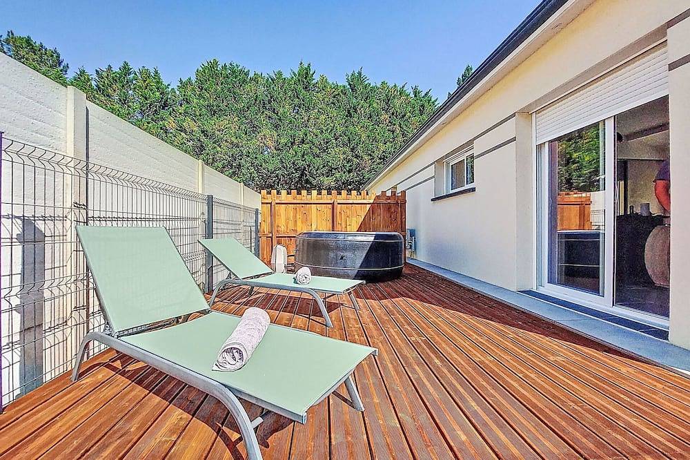 Maravillosa casa de vacaciones privada para 4 personas con A/C, Tv, terraza y aparcamiento in Lesparre-Médoc, Parque natural regional del Médoc