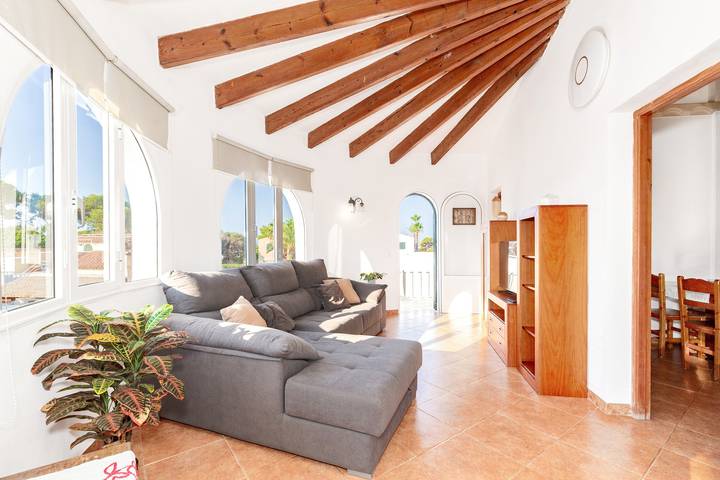 Location de vacances pour 7 personnes, avec balcon ainsi que jardin et jacuzzi à Cala en Blanes - 4