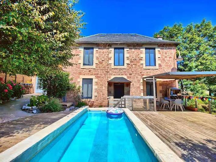 Cottage pour 2 personnes, avec jardin ainsi que piscine et vue dans La Capelle-Bonance