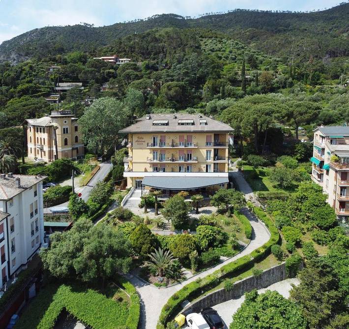 Hôtel pour 2 personnes, avec piscine ainsi que terrasse et jardin