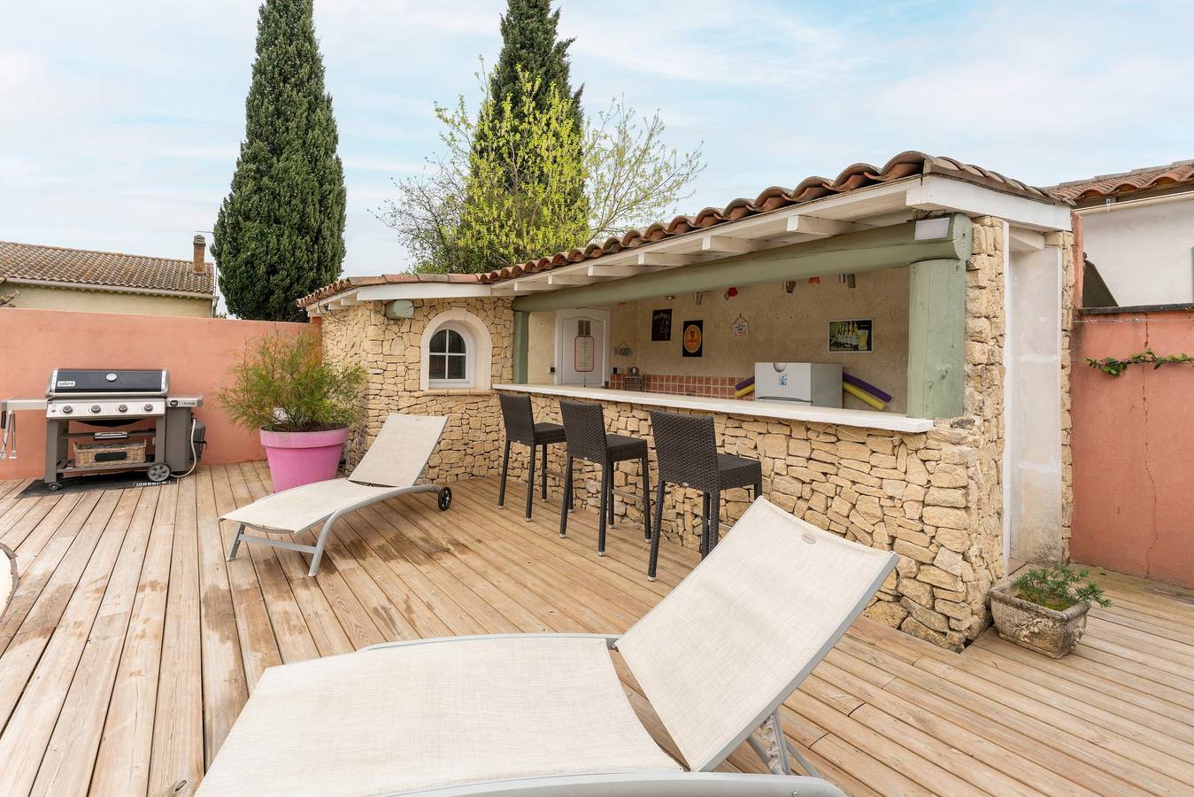 Maison de vacances 'Les Dames De Molleges' avec vue sur les montagnes, Wi-Fi et climatisation in Mollégès, Région d'Arles