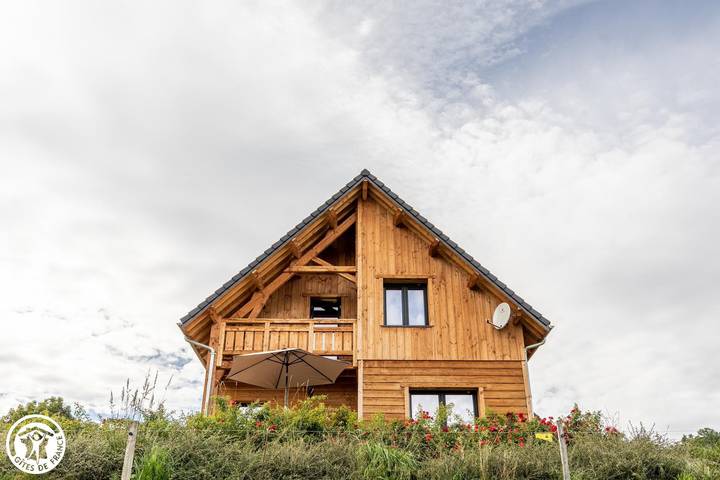 Gîte pour 6 personnes, avec Terrasse ainsi que Jardin et Vue