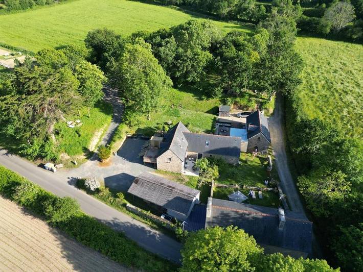 Location de vacances pour 2 personnes, avec vue et jardin à Saint-Quay-Perros - 2