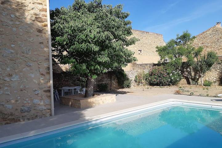 Location de vacances pour 12 personnes, avec Terrasse et Jardin à Quarante