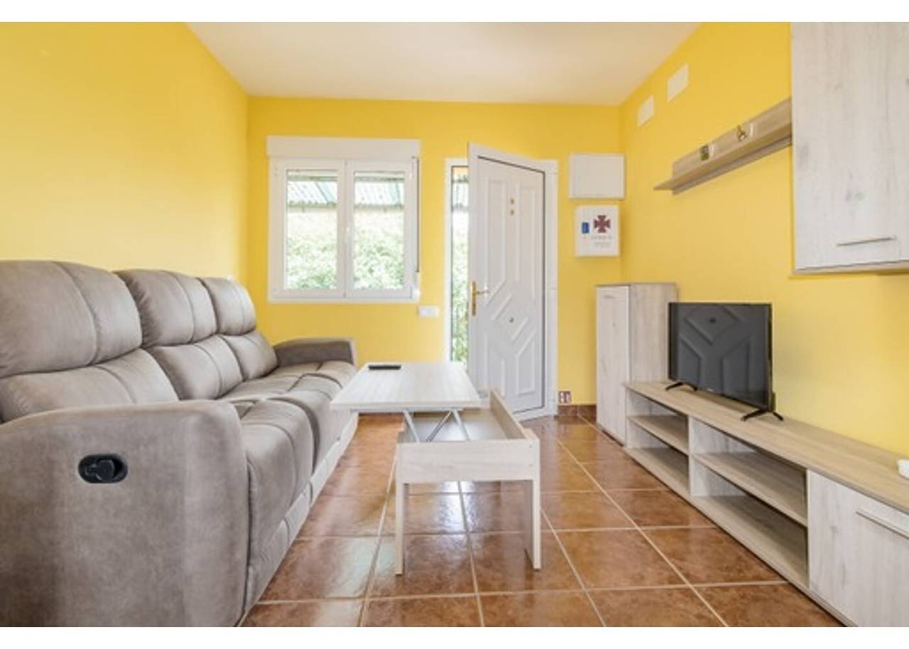 Casa 'El Trabaz' avec vue sur la montagne et jardin privé in Candamo, Nalón