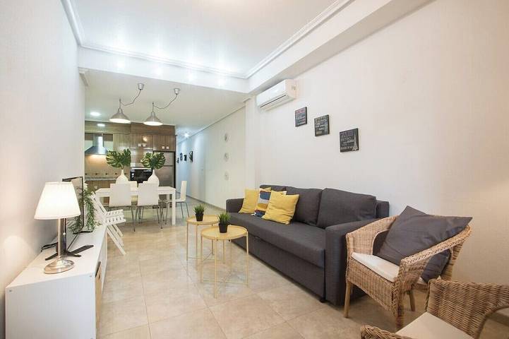 Ferienwohnung für 9 Personen, mit Terrasse und Balkon/Terrasse, mit Haustier in Guardamar del Segura