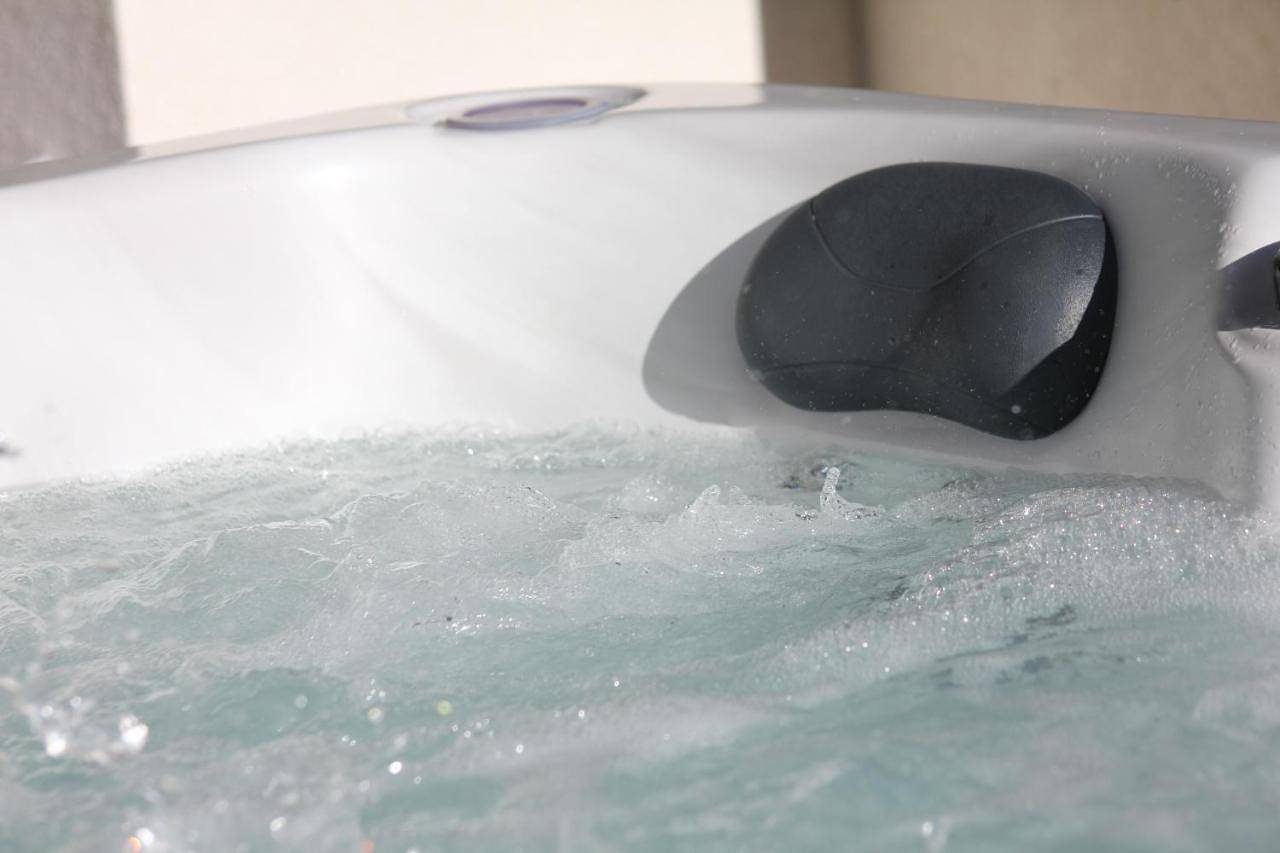 Appartement entier, Sinalospa - Cosalà appartemement Sauna Jacuzzi Grande terrasse à 5 minutes de Nancy Place Stanislas in Champigneulles, Région de Nancy