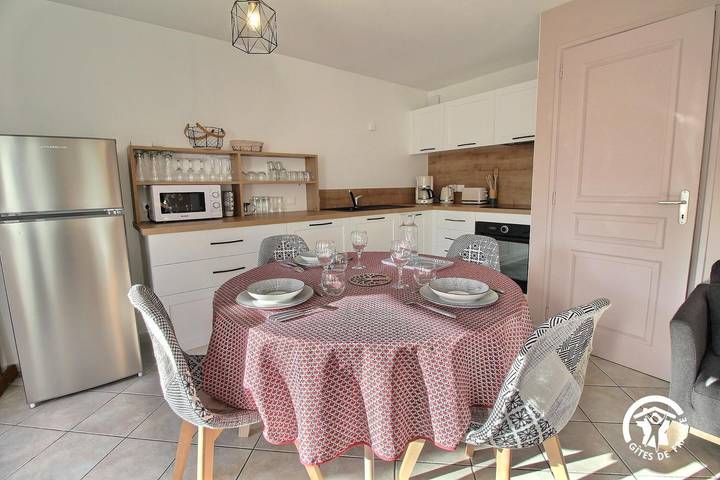 Gîte pour 3 personnes, avec Terrasse et Jardin à Monterblanc - 4