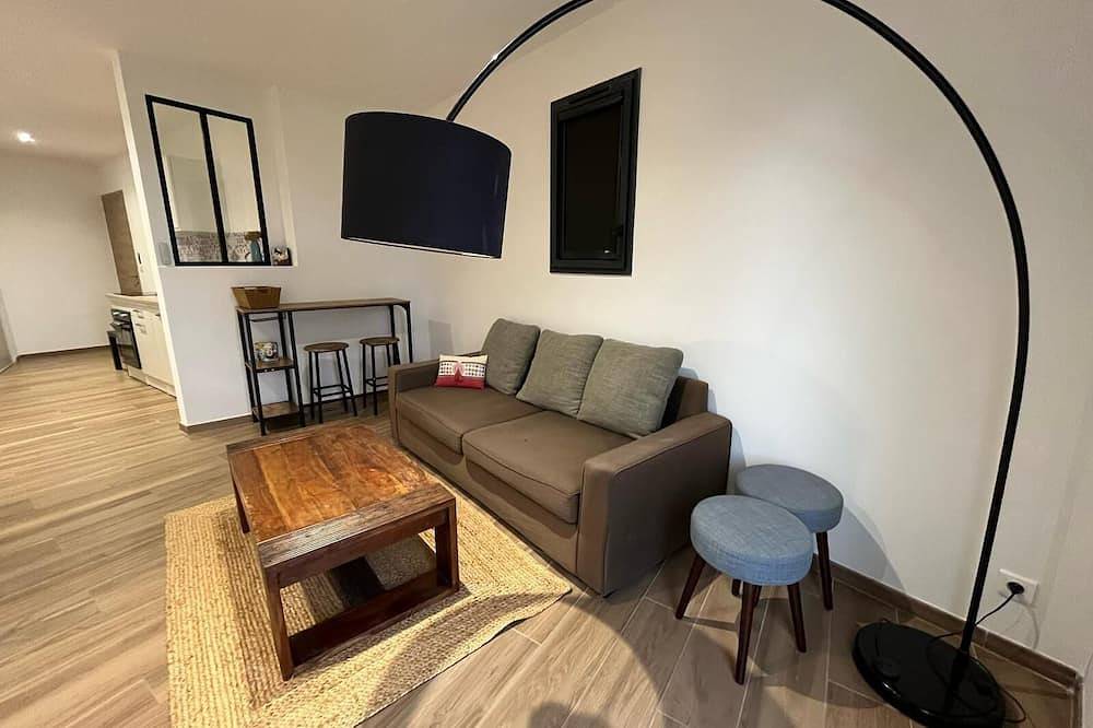 Ganze Wohnung, Large 50m2 studio, in the heart of the Maquis, San gavino di Figari in Figari, Sartène und Umgebung