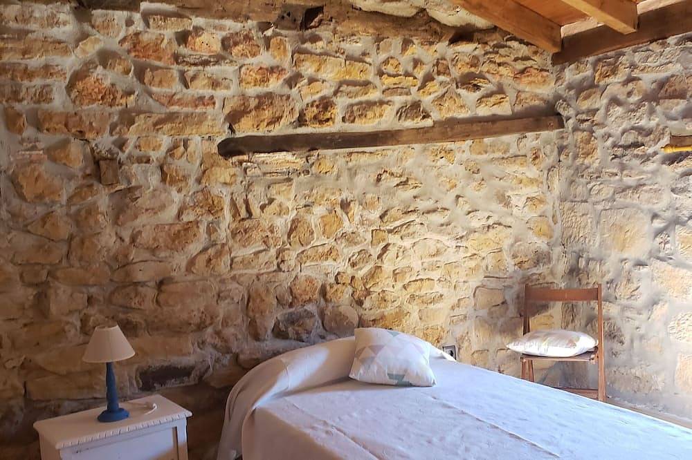Casa de Piedra Encantadora in Valderredible, Cantabria Inland
