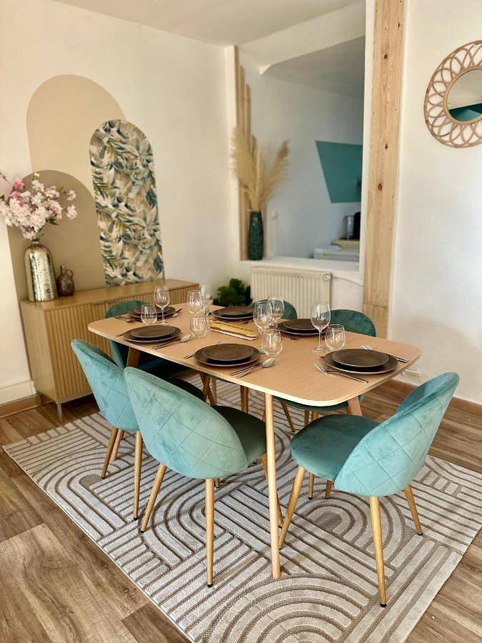 Three-Bedroom Home in Croix (homonymie), Région de Lille