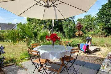 Gîte pour 3 personnes, avec jardin et terrasse à Trélévern