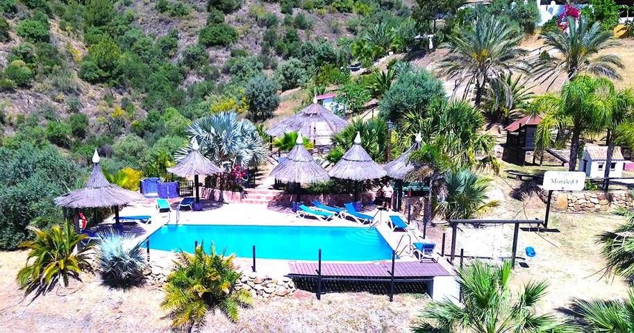 Apartamento de vacaciones para 4 personas, con terraza y jardín además de vistas y piscina en Sierra de las Nieves - 3