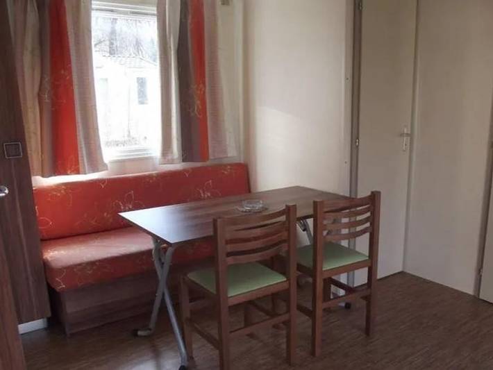 Mobil home pour 6 personnes, avec bassin pour enfant à Plazac - 4