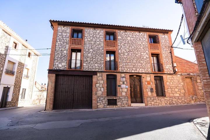 Casa de huéspuedes para 2 personas, con Balcón y Terraza además de Jardín y Vistas en Cella