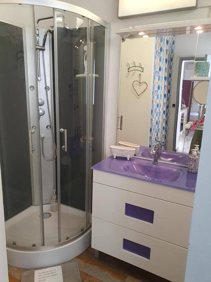 Location de vacances pour 3 personnes, avec jardin ainsi que terrasse et piscine à Uchaud - 4