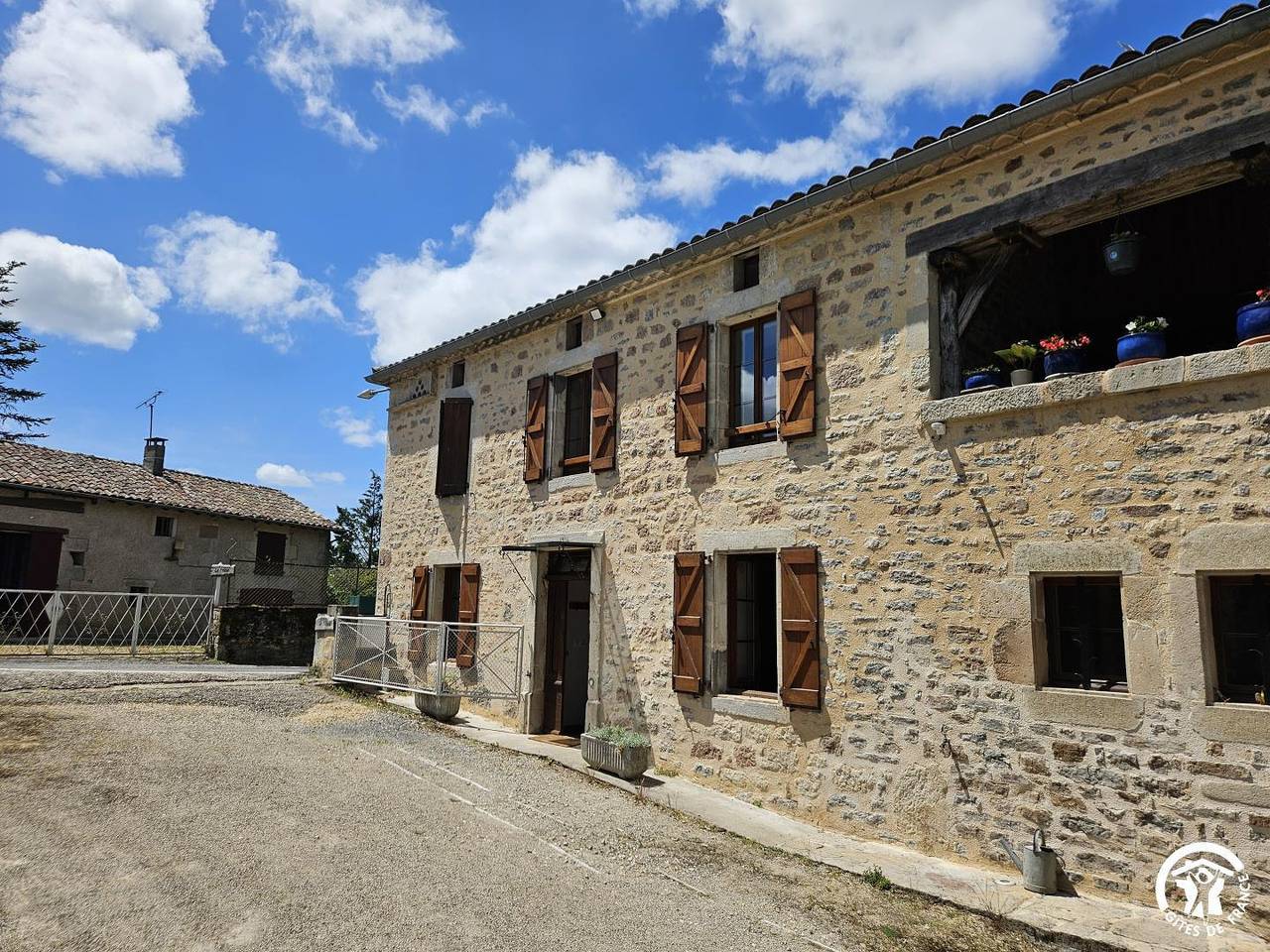 Le Tilleul de Vaour in Vaour, Région d'Albi