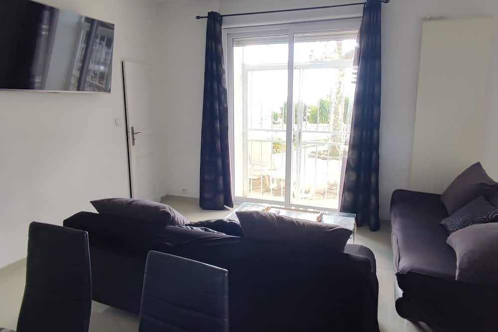 2-bedroom house 100 m from the sea with panoramic sea view in La Ciotat, Marseille region