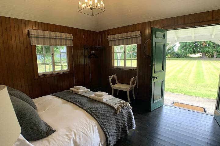 Couples Unique Getaway: The Bowling Club , Rural and Funky in Perthshire