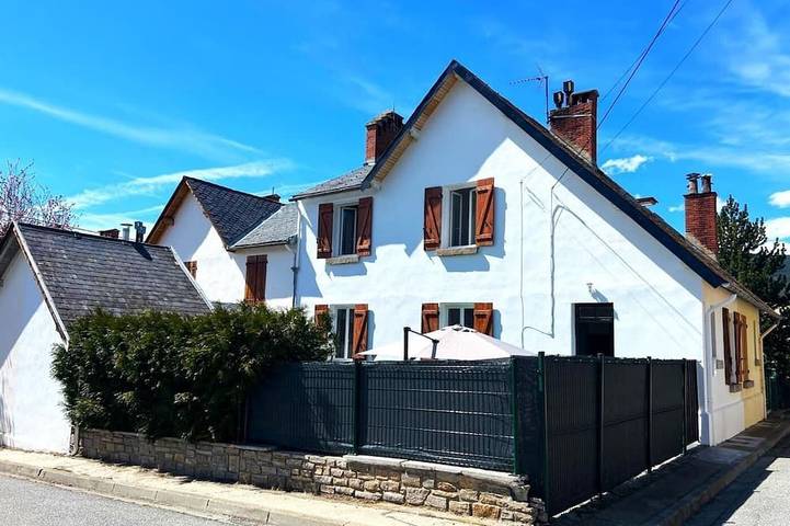 Location de vacances pour 6 personnes, avec jardin et terrasse dans Le Petit Train Jaune De Cerdagne Le Canari