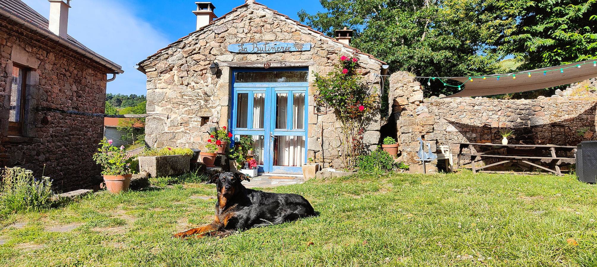 Maison de vacances 'La Butinerie' avec vue sur les montagnes, terrasse partagée et Wi-Fi in Prévenchères, Parc national des Cévennes