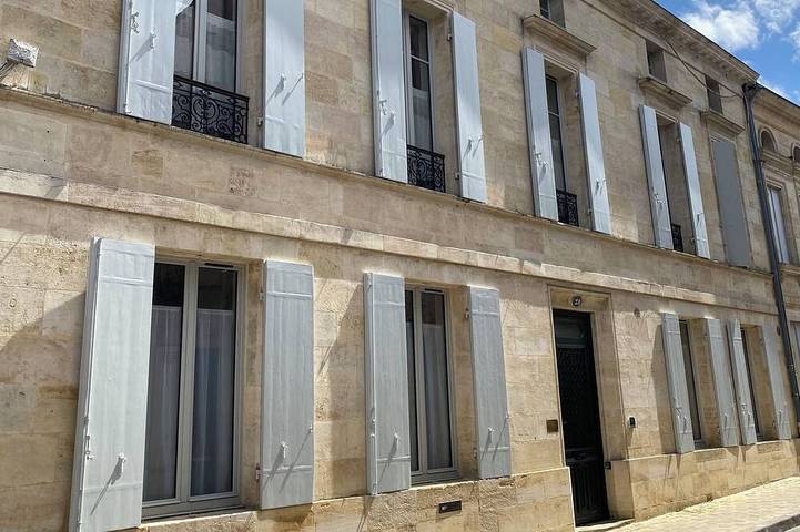 Location de vacances pour 10 personnes, avec Balcon et Jacuzzi à Blaye