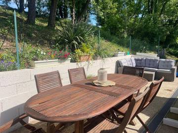 Gîte pour 5 personnes, avec terrasse ainsi que jardin et vue à Vouvray