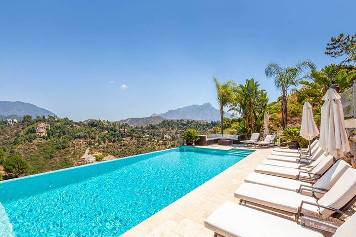 Villa for 15 people, with garden and terrace as well as hot tub and sauna - 1