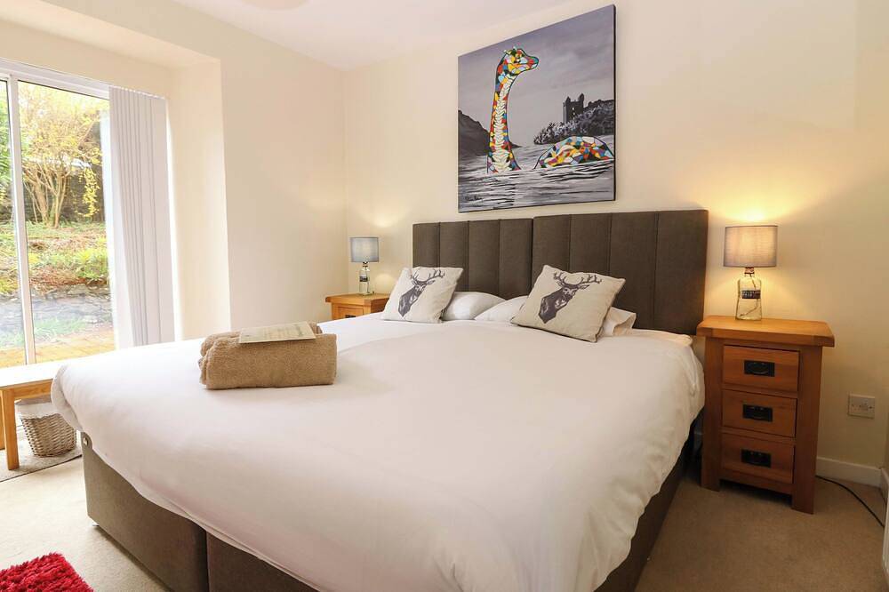 Tayview, pet friendly, luxury holiday cottage, with hot tub in Killin in Killin, Stirling und Umgebung