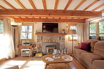 Cottage for 6 Guests in Tahoe City, Placer County, Picture 4