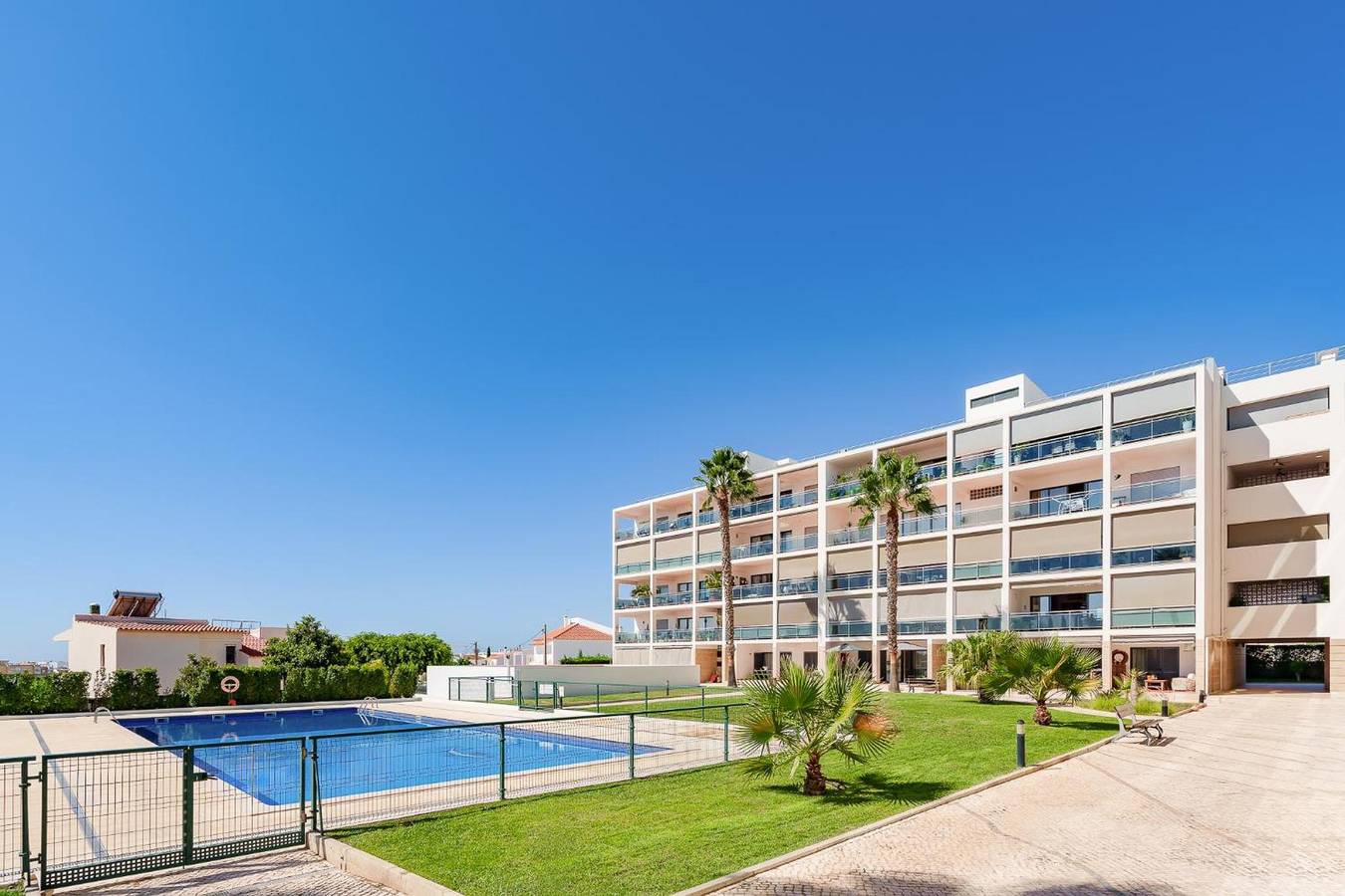 Ganze Wohnung, Apartment 'Fernandas Hideaway' mit Gemeinschaftspool, Wlan und Klimaanlage in Olhão, Parque Natural da Ria Formosa