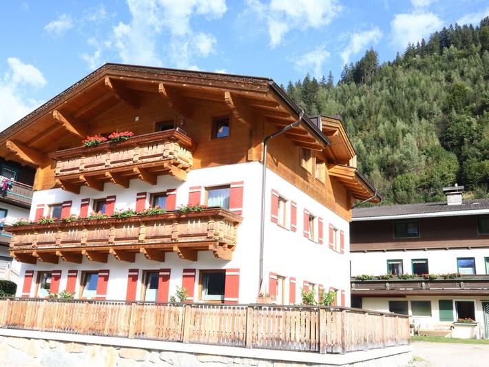 Hütte für 6 Personen, mit Balkon in Neukirchen am Großvenediger