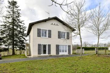 Gîte pour 8 personnes, avec jardin et terrasse à Mugron