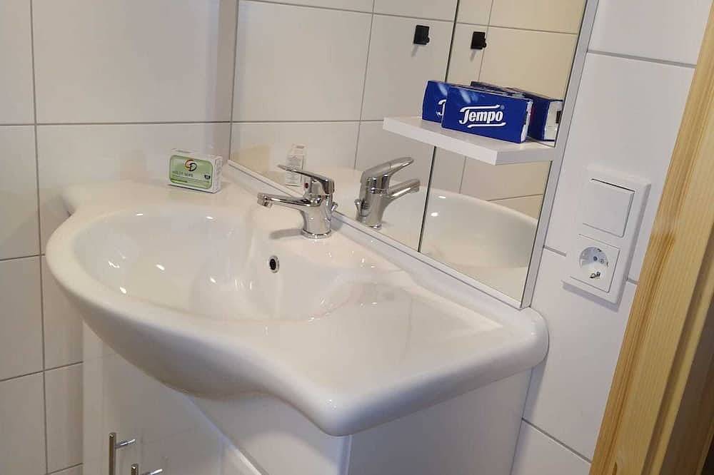 Ganze Wohnung, Gemütliche Ferienwohnung am Schwandter See Ferienwohnung 1 - Gemütliche in Rosenow, Müritz