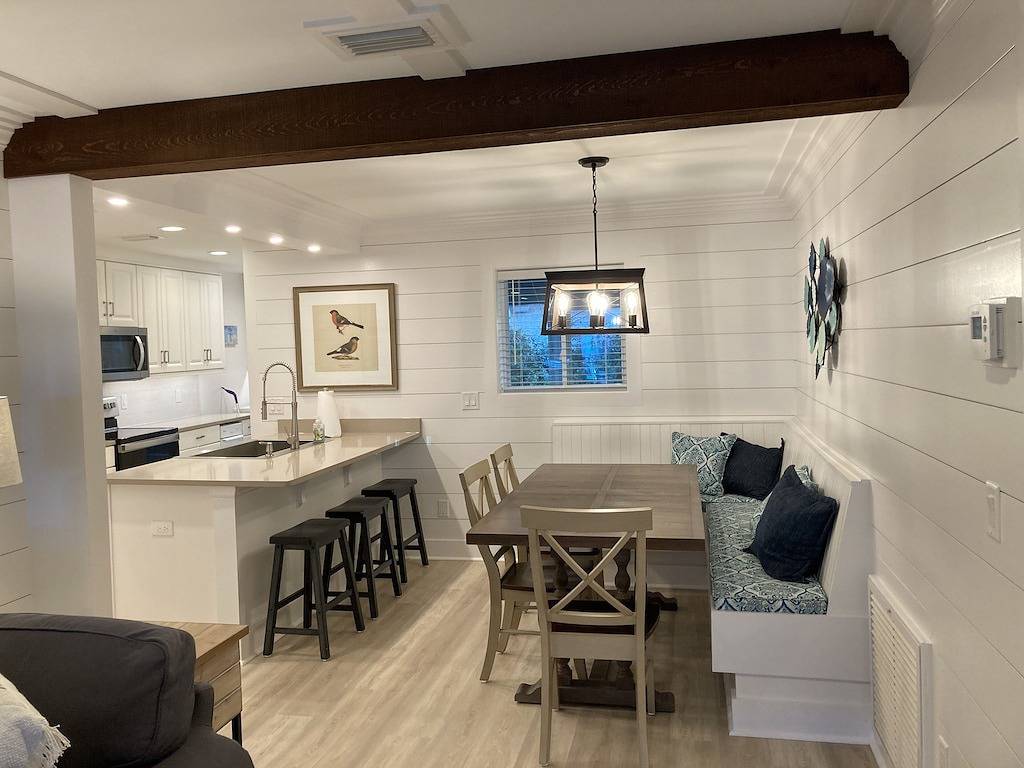 Ganze Wohnung, Prime Location! Beach 2 min walk / Village 5 min walk. New Stunning Interior! in St. Simons Island, Glynn County