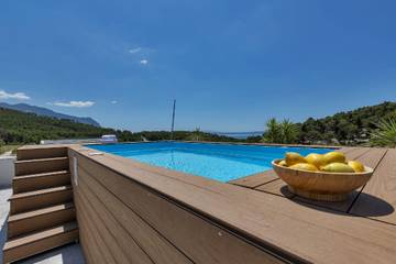 Ferienwohnung für 6 Personen, mit Terrasse und Whirlpool sowie Sauna in Makarska