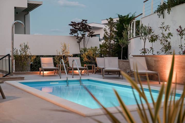 Lejlighedshotel for 6 personer, med balkon/terrasse og pool i Krk