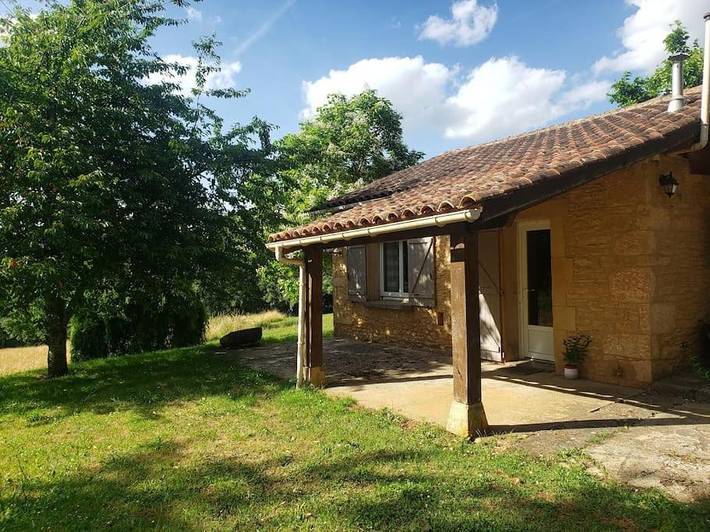 Location de vacances pour 6 personnes, avec piscine ainsi que jardin et vue à Sauveterre-la-Lémance - 2