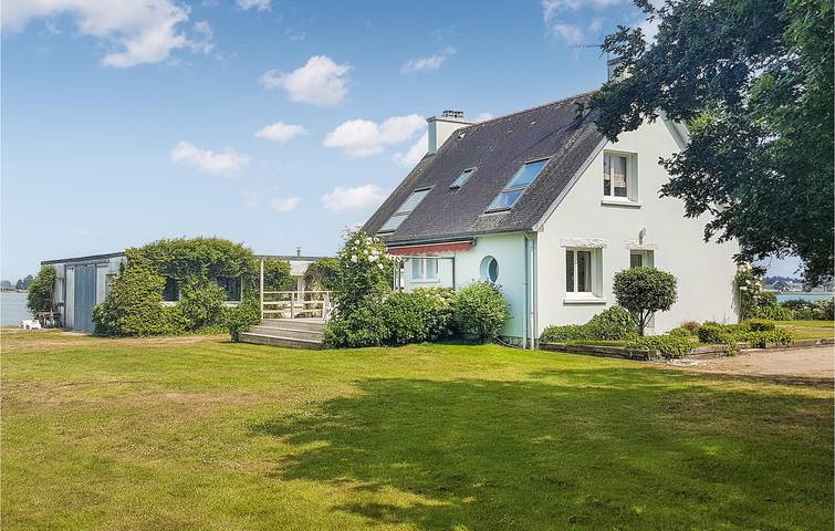 Location de vacances pour 6 personnes, avec terrasse, animaux acceptés à Pont-l'Abbé - 2