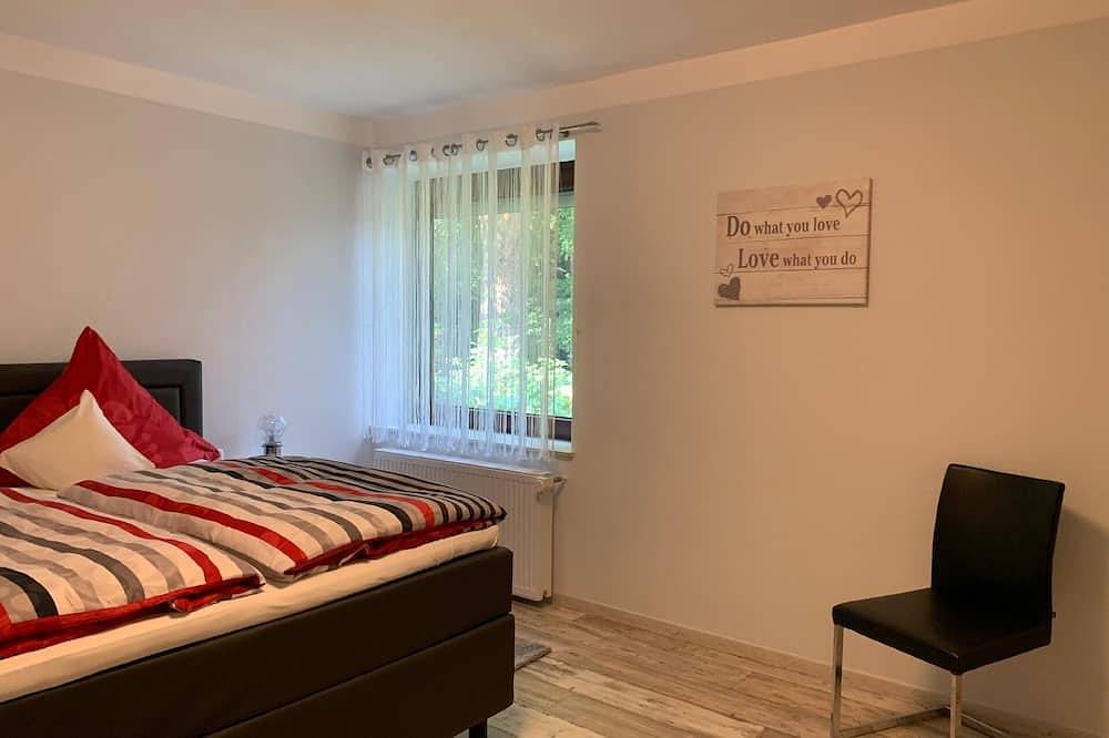 Ganze Wohnung, Elbe-Ferienwohnung mit Terrasse nah am Zentrum in Glückstadt, Kreis Steinburg