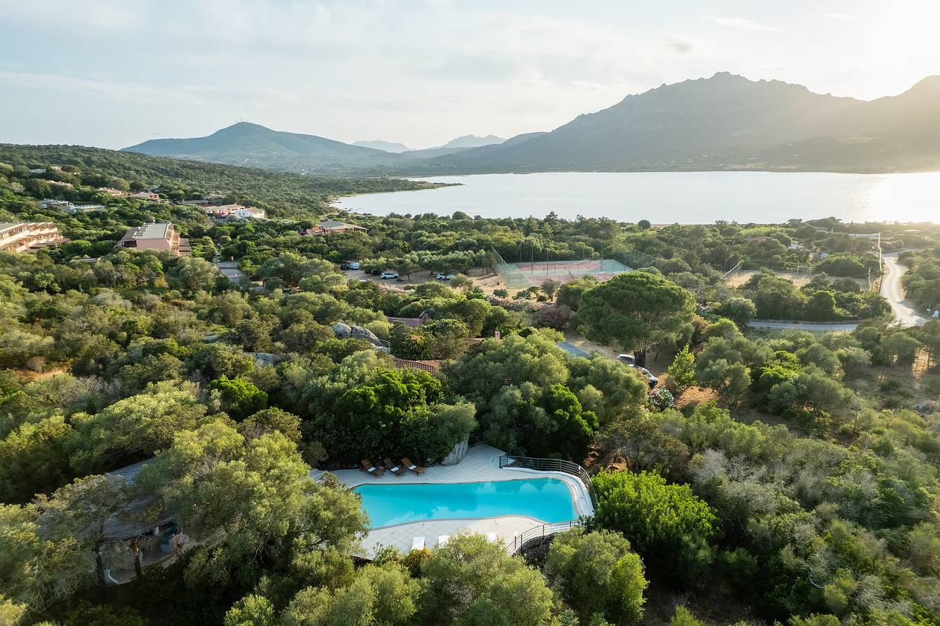 Villa Turalis – tramonti e piscina tra le rocce in Porto Rotondo, Olbia